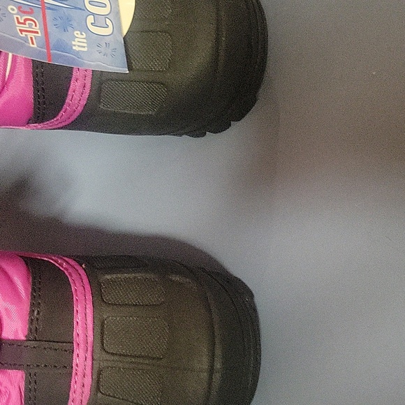 NWT Explorers little girls size 8 pink and black winter boots. - Picture 6 of 8